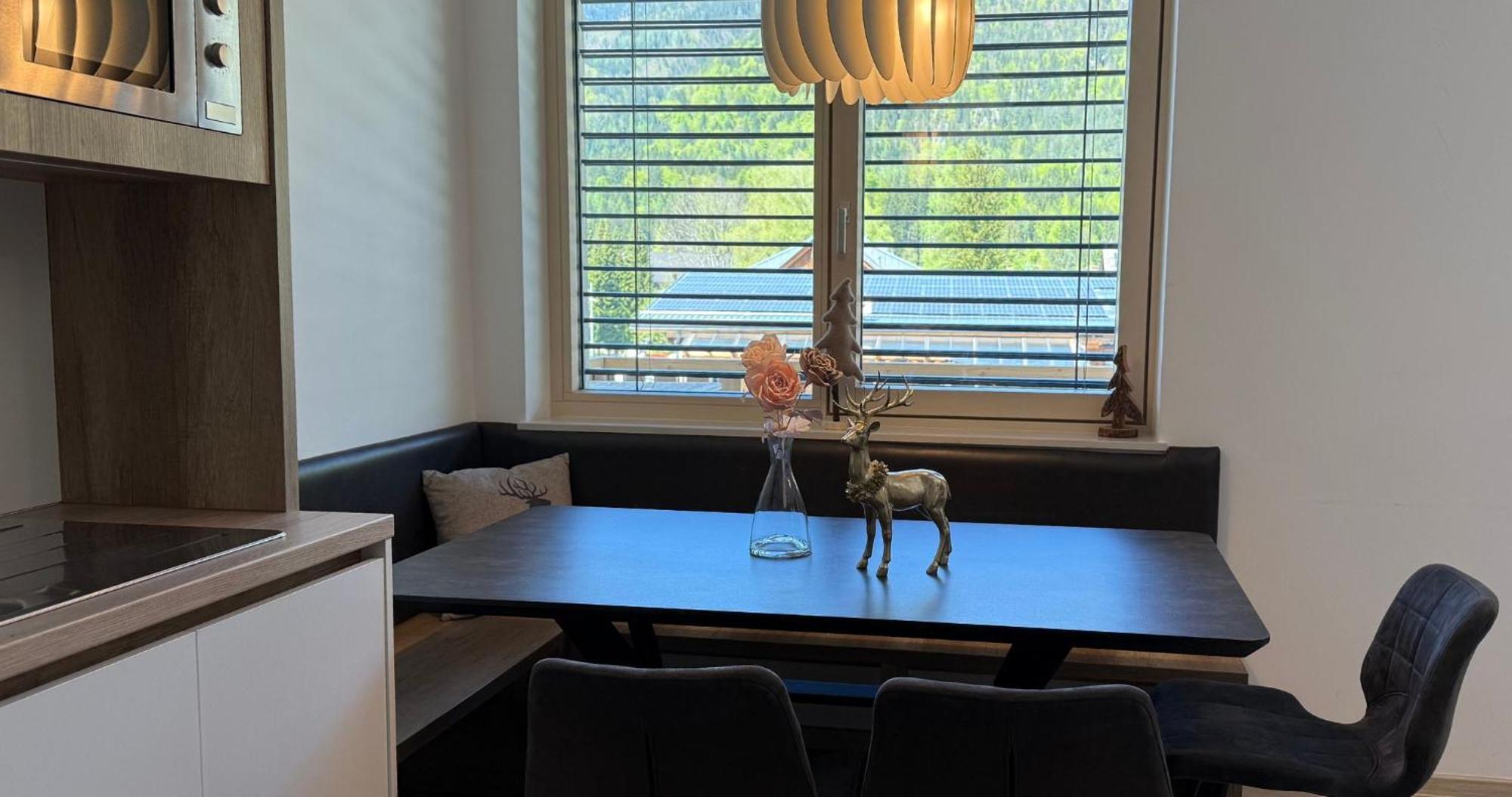 Mojca - Apartmaji Lena *