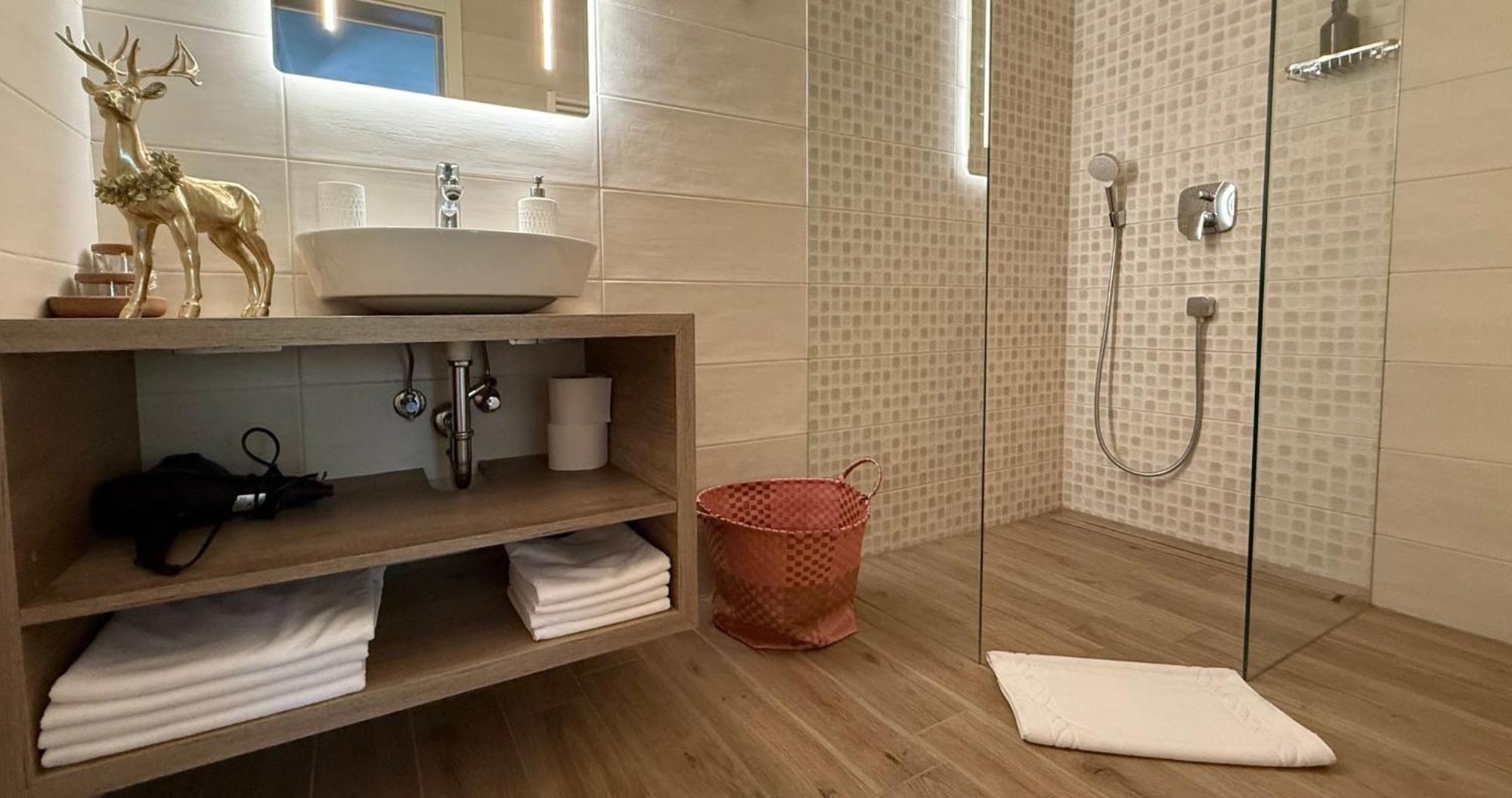 Apartma Mojca - Apartmaji Lena *