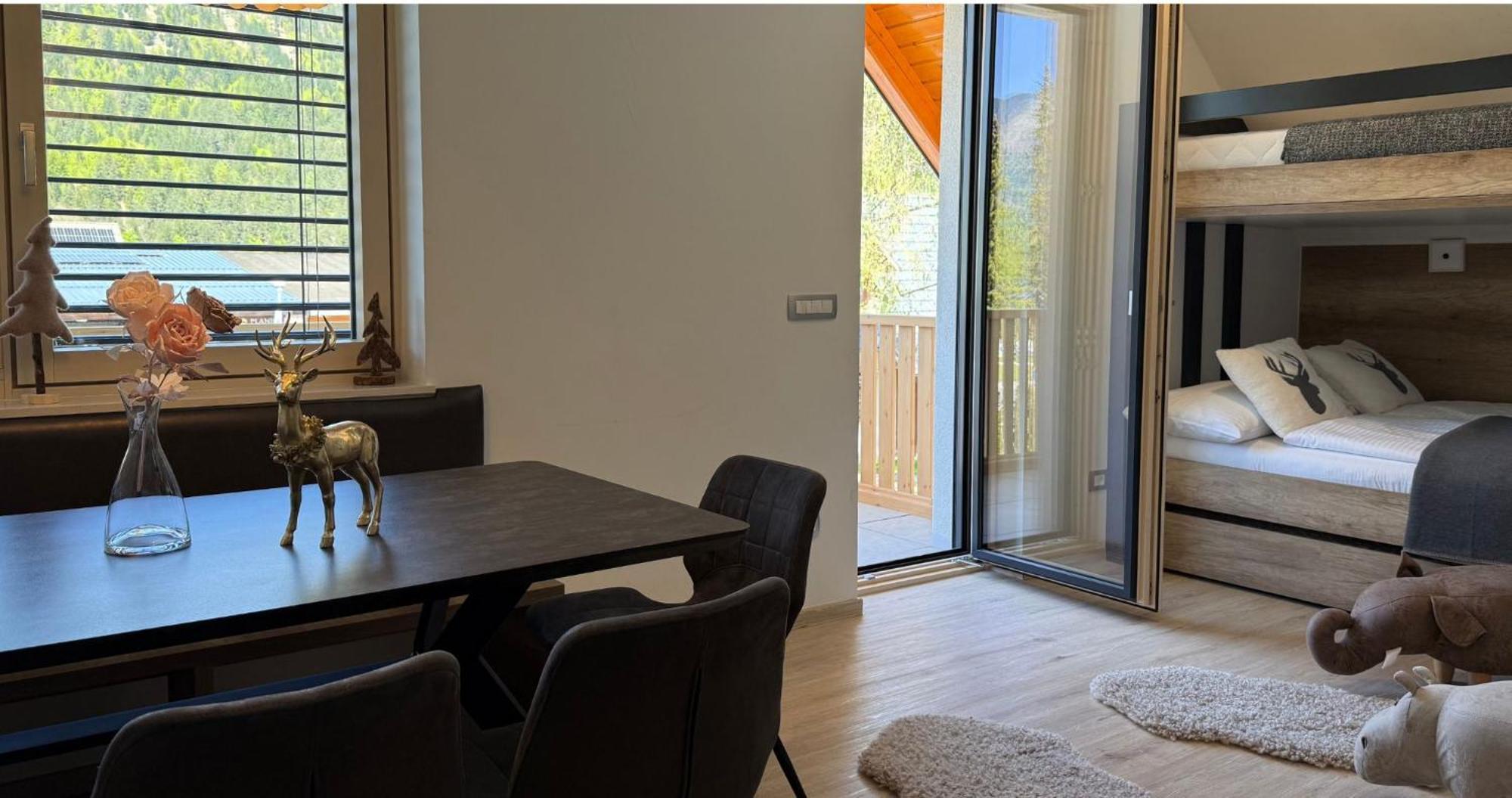 Apartma Mojca - Apartmaji Lena