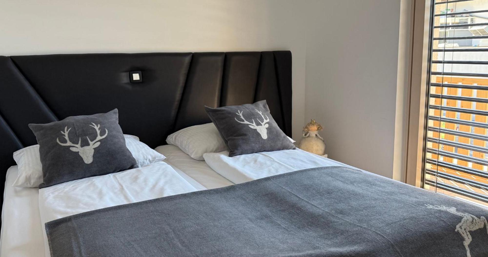 Apartma Mojca - Apartmaji Lena *