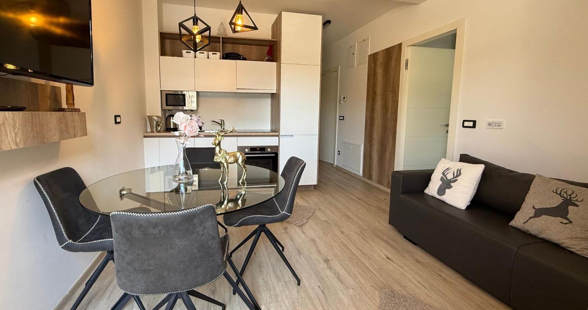 Mojca - Apartmaji Lena