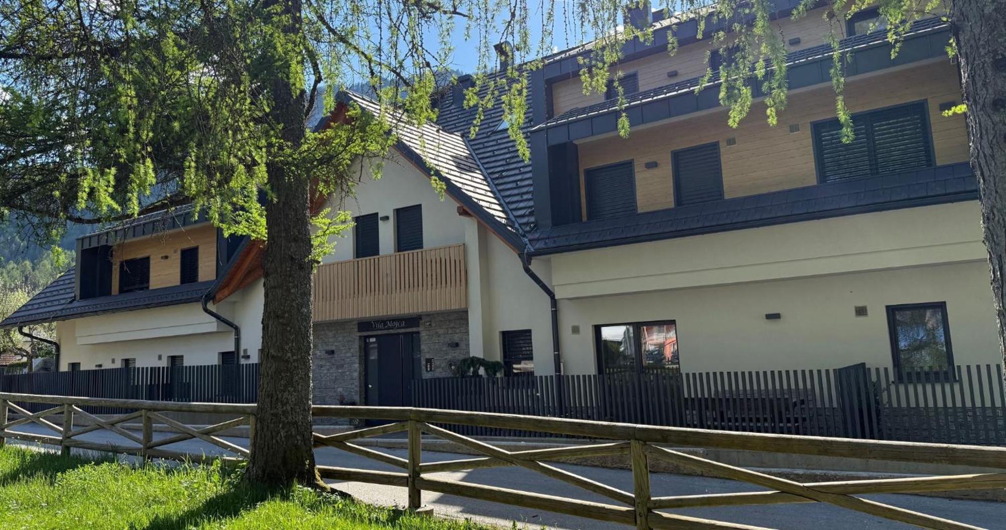 Apartma Mojca - Apartmaji Lena *