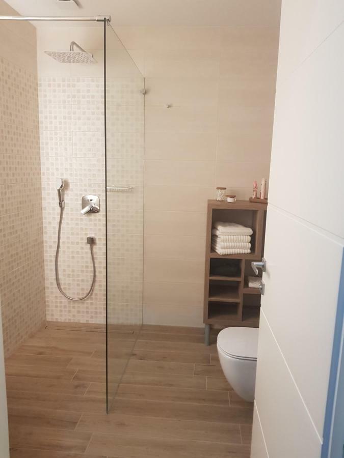 Mojca - Apartmaji Lena